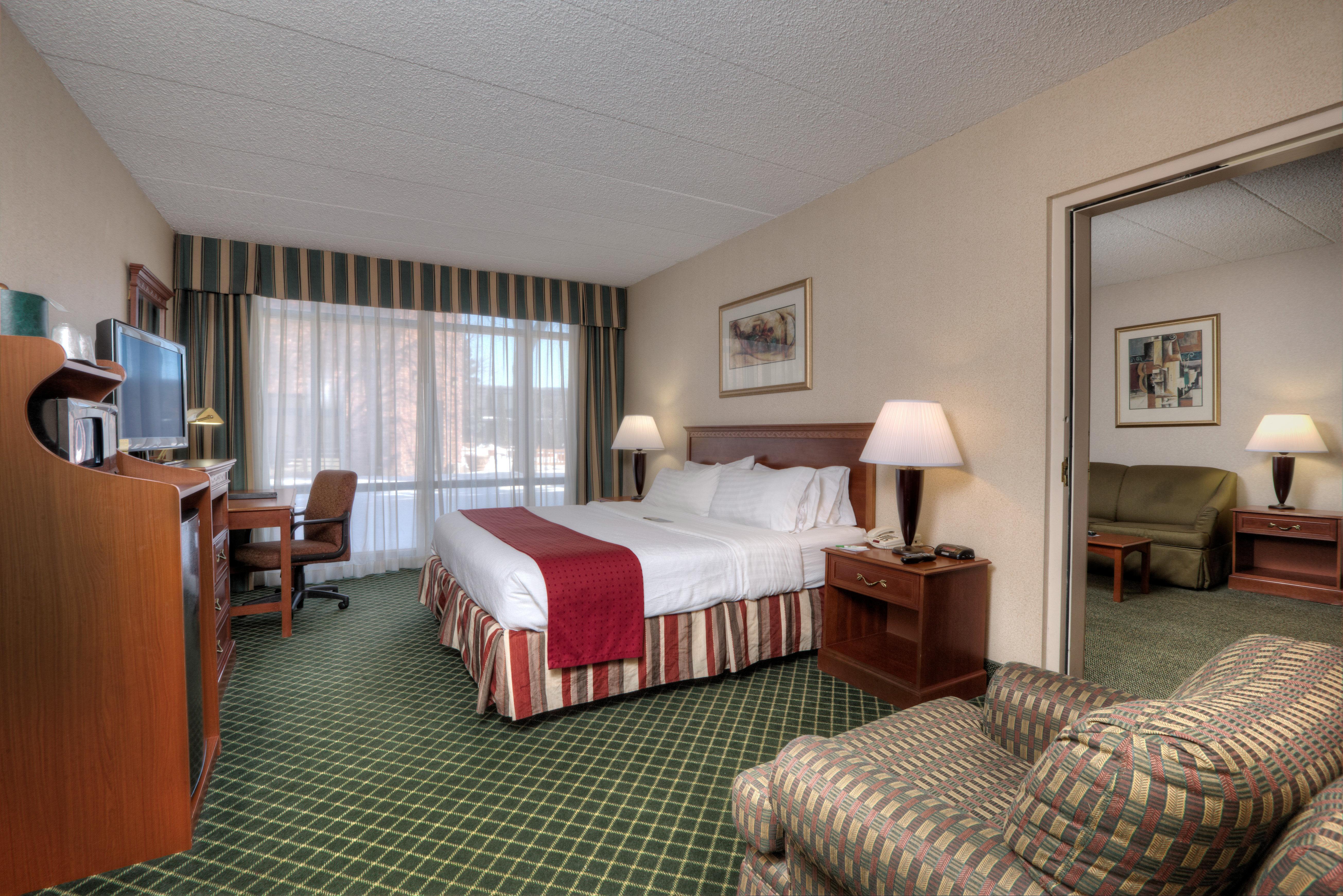 Wyndham Garden Southgate Hotel Buitenkant foto