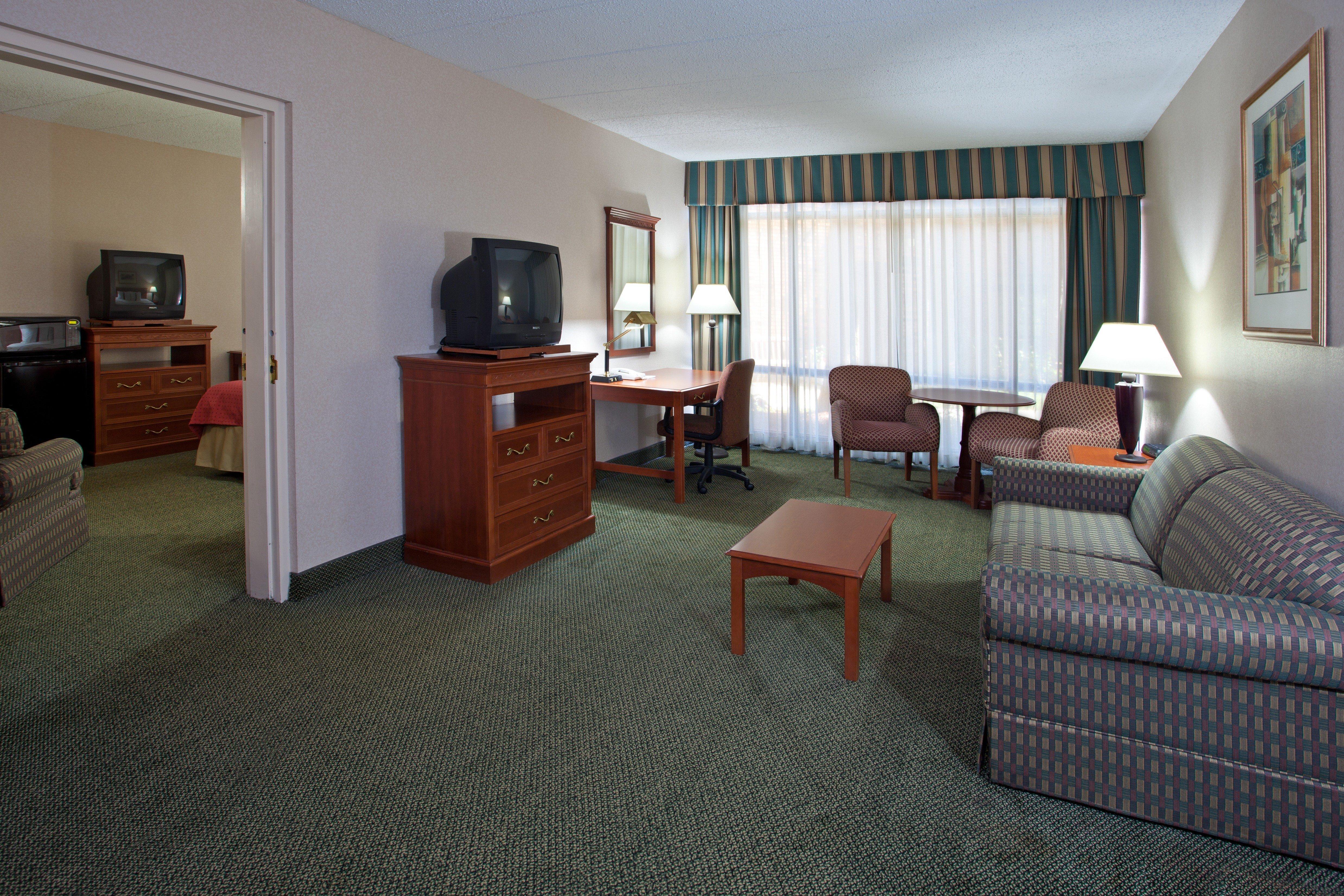 Wyndham Garden Southgate Hotel Buitenkant foto