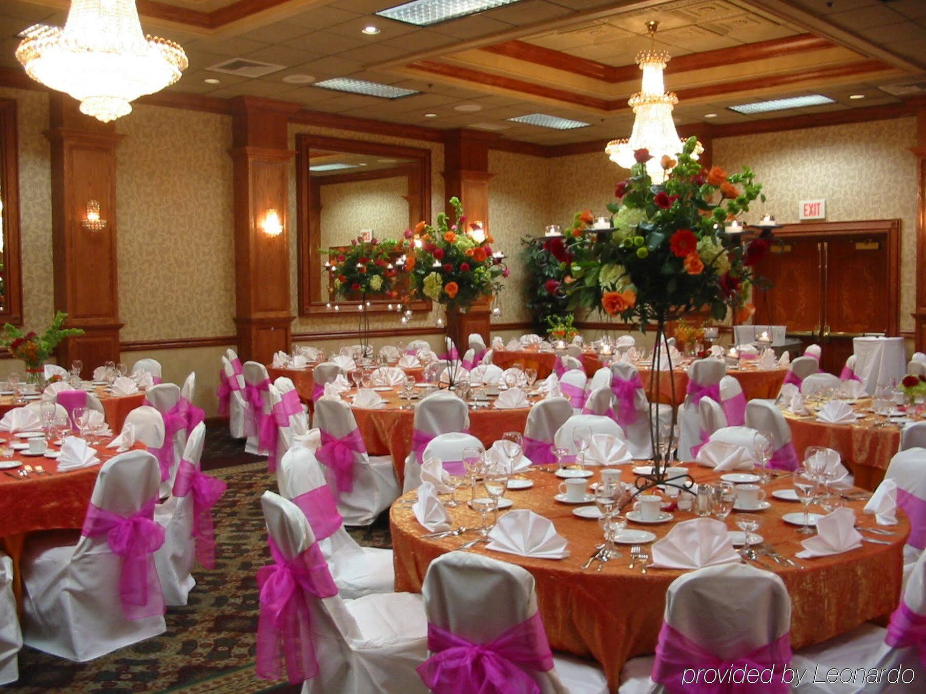 Wyndham Garden Southgate Hotel Buitenkant foto